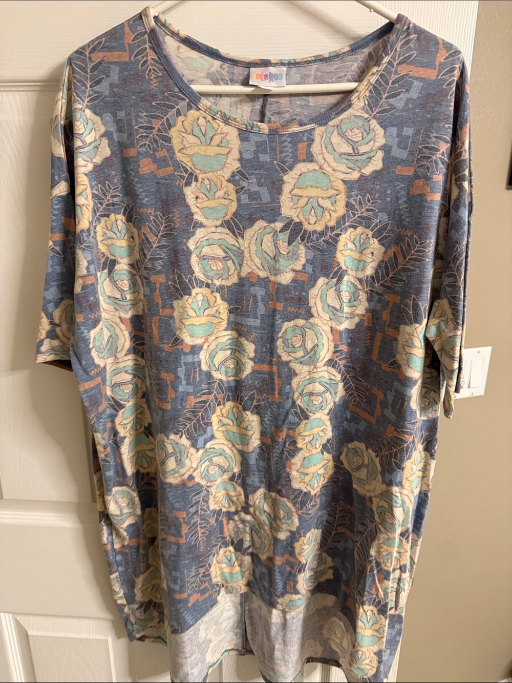 LuLaRoe Men's Floral Short Sleeve Tee in Blue, Cream & Mint